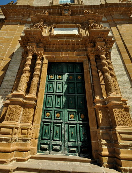File:Piazza Armerina - Duomo - Portale.jpg