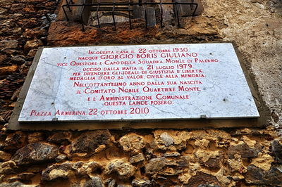 Piazza Armerina - Lapide a Boris Giuliano.jpg