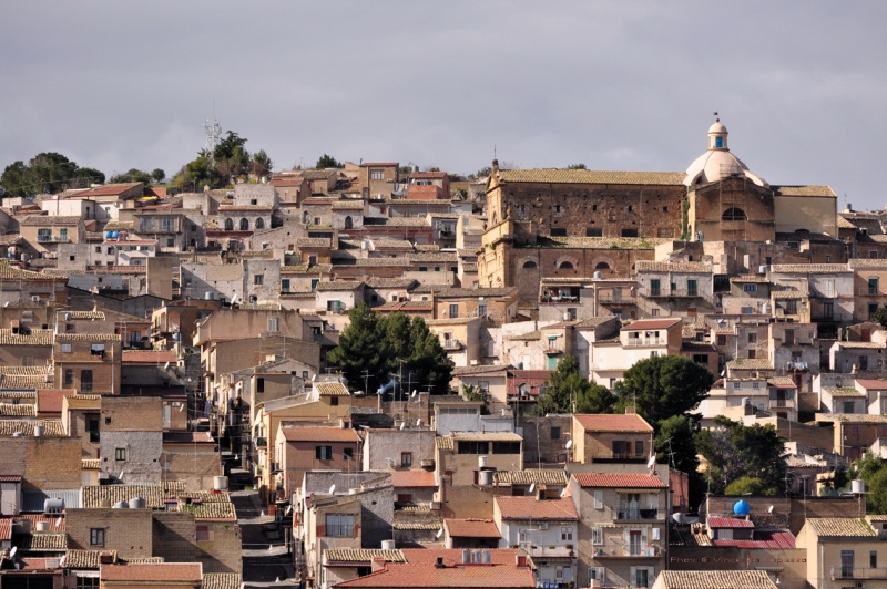 File:Pietraperzia - Scorcio.jpg