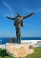 Polignano a Mare - Statua - Domenico Modugno.jpg