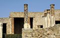 Pompei - Scavi archeologici - colonne.jpg