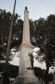 Possagno - Monumento ai Caduti.jpg