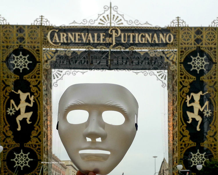 File:Putignano - Carnevale 2023 1.jpg
