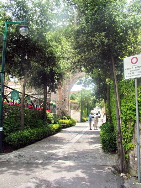 File:Ravello - Scorcio.jpg
