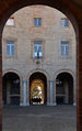 Recanati - stemma palazzo Venieri.jpg