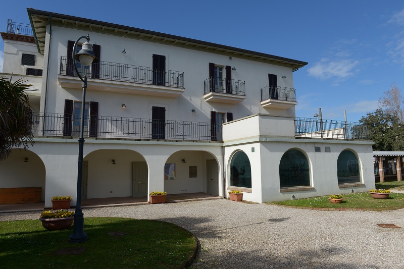 File:Riccione - Villa Mussolini.jpg