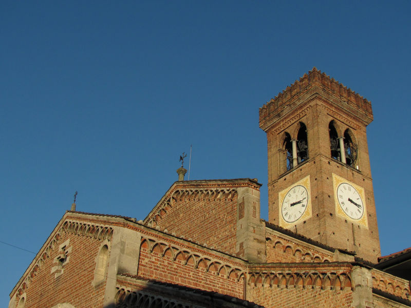 File:Rivolta d'Adda - Campanile.jpg