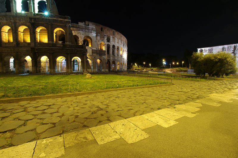 File:Roma - Colosseo - Monumento.jpg
