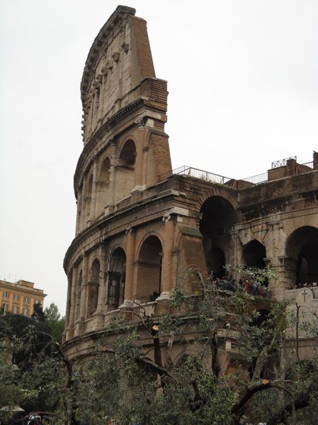 File:Roma - Colosseo - Particolare.jpg