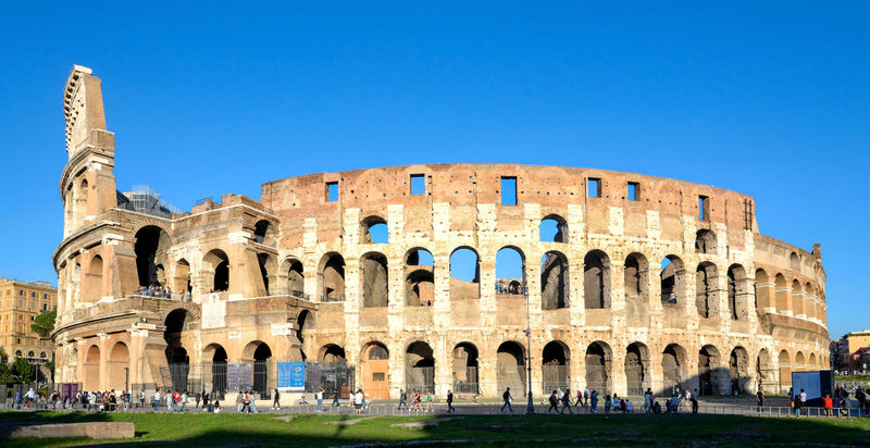 File:Roma - Colosseo 1.jpg