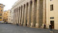 Roma - Piazza Pietra - Tempio di Adriano.jpg