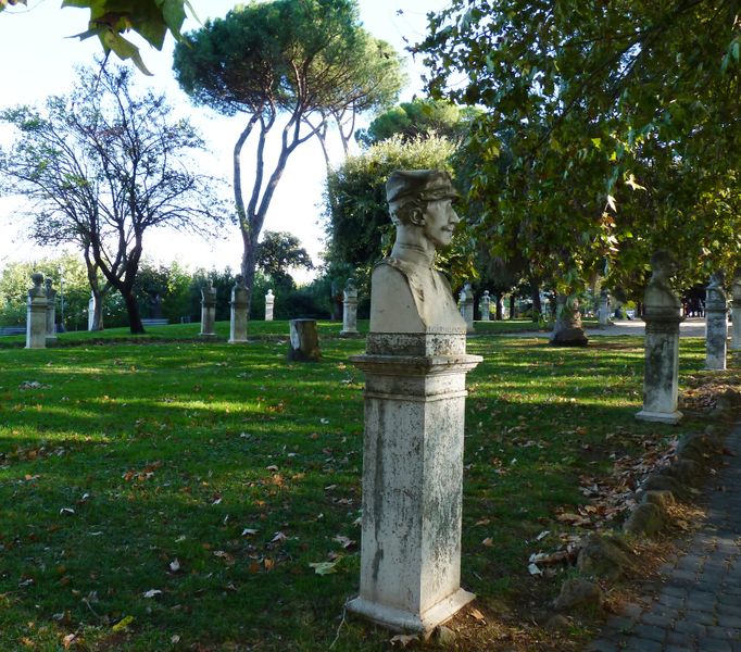 File:Roma - busti - 2.jpg