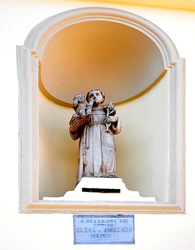 Rotonda - Chiesa di Sant’Antonio da Padova - statua nella nicchia.jpg