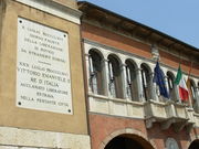 Rovigo - Lapide sulla facciata del Municipio.jpg