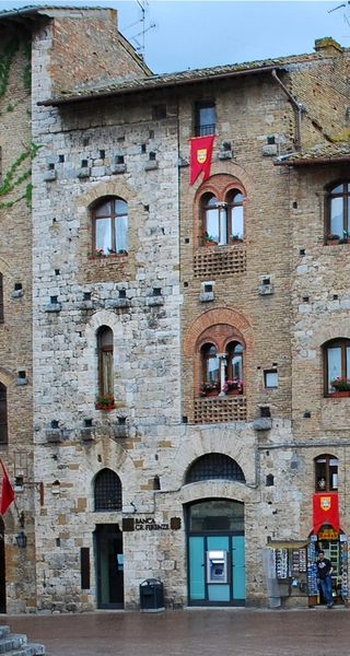 File:San Gimignano - Palazzo Razzi.jpg