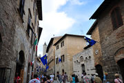 San Gimignano - via nel borgo.jpg