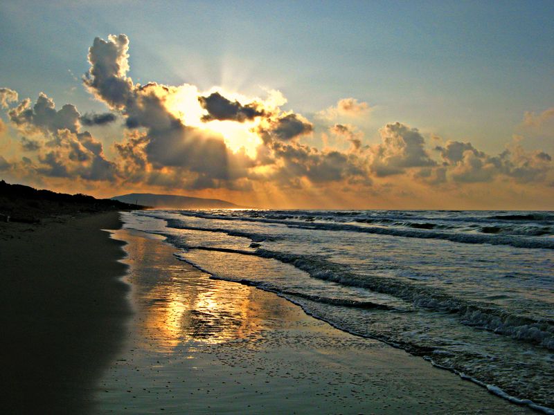 File:San Nicandro Garganico - Spiaggia.jpg