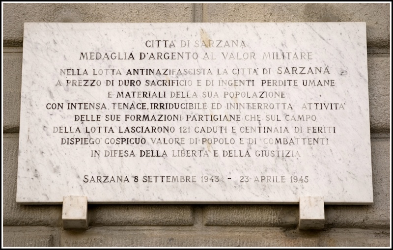File:Sarzana - medaglia d'argento.jpg