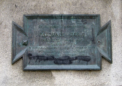 Sassari - Lapide Pasquale Tola - Monumento Pasquale Tola.jpg