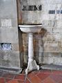 Scarperia - Pieve di Sant'Agata a Sant'Agata di Mugello - fonte battesimale 2.jpg