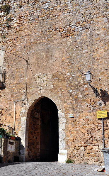File:Sclafani Bagni - Porta Soprana.jpg