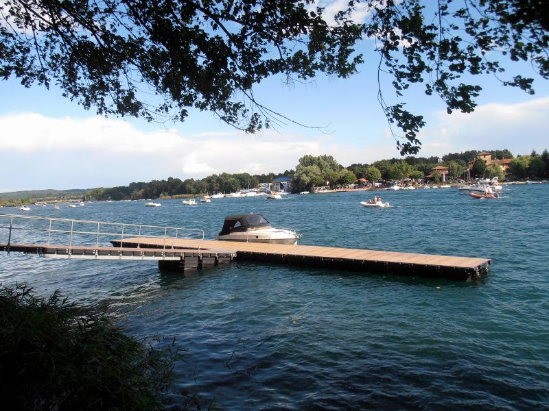 File:Sesto Calende - Pontile.jpg