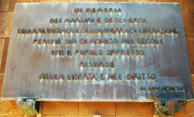 Siracusa - Siracusa Lapide commemorativa ai martiri della resistenza - Siracusa esterno chiesa del Pantheon.jpg