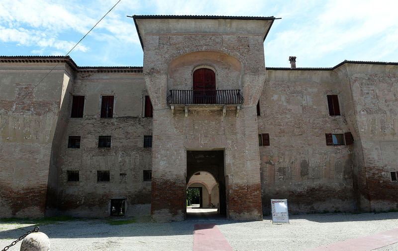 File:Spilamberto - Rocca Rangoni 2.jpg