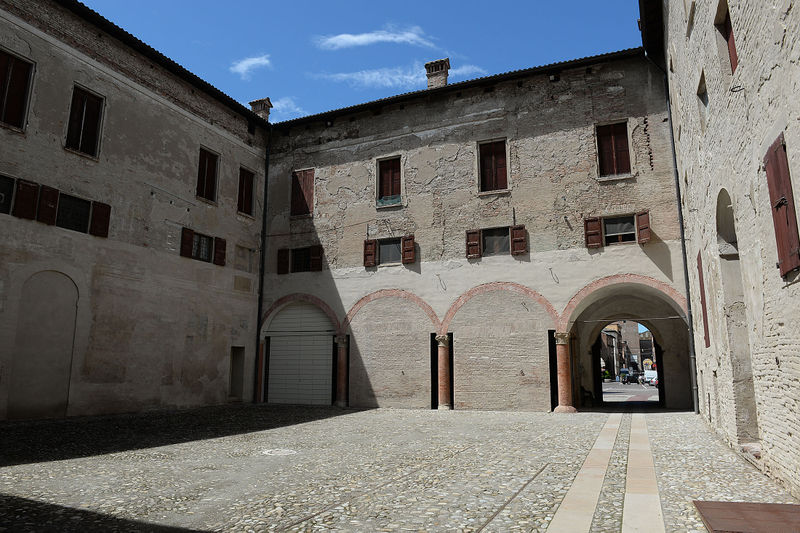 File:Spilamberto - Rocca Rangoni 3.jpg