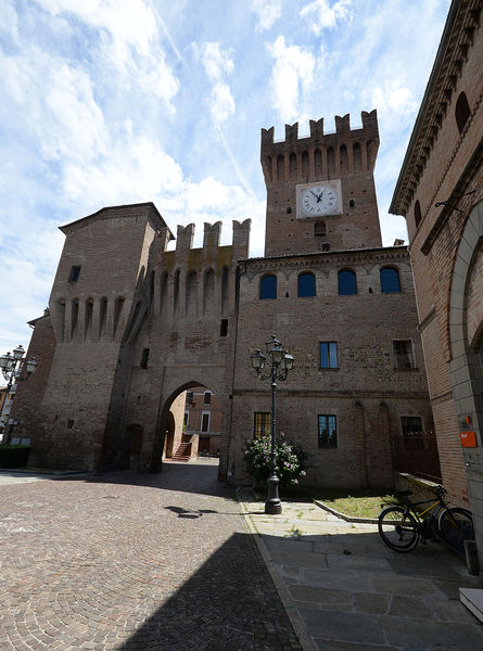 File:Spilamberto - Torrione 9.jpg