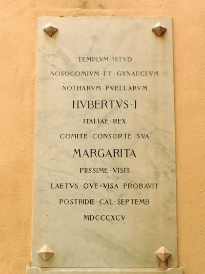 Sulmona - Lapide latina.jpg