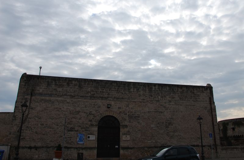 File:Taranto - Galleria Comunale.jpg