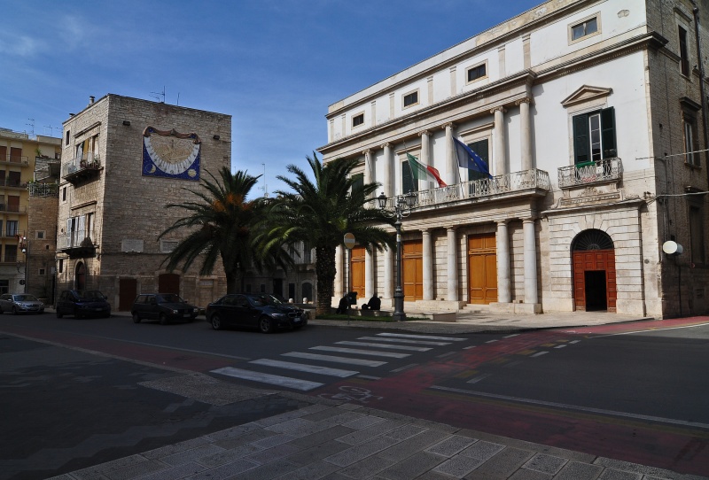 File:Terlizzi - Piazza IV Novembre.jpg