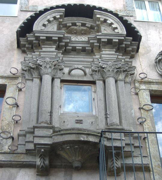 File:Tolfa - edicola votiva 2.jpg