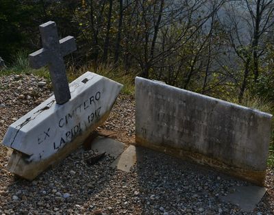 Tonezza del Cimone - Ai caduti del Cimone.jpg