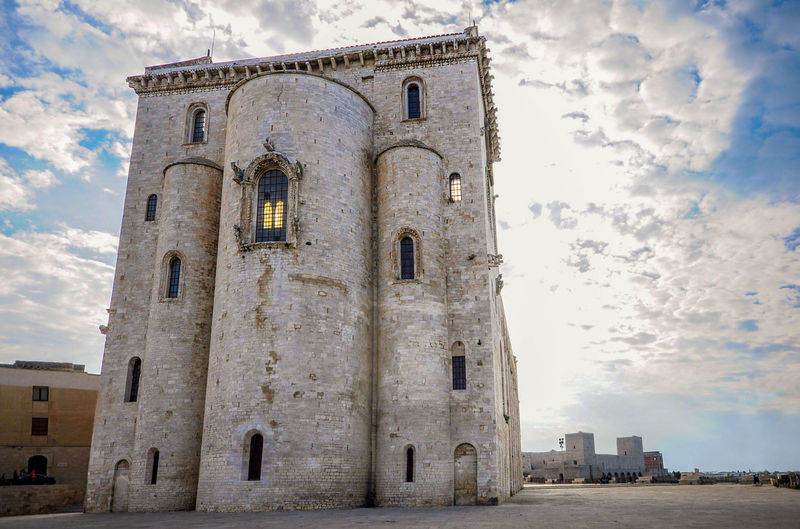 File:Trani - Abside della Cattedrale.jpg