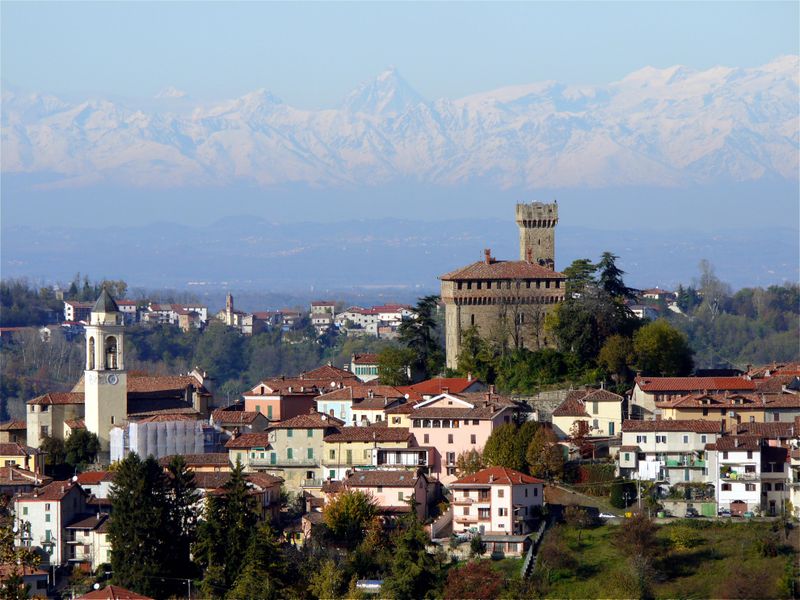 File:Trisobbio - panorama.jpg