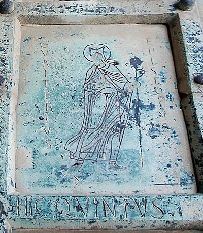 Troia - Lapidi sulle Formelle del Duomo - formella a Guaiterivs Episcopvs.jpg