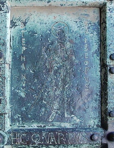 Troia - Lapidi sulle Formelle del Duomo - formella stefanvs episcopvs.jpg