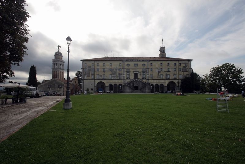 File:Udine - Castello.jpg