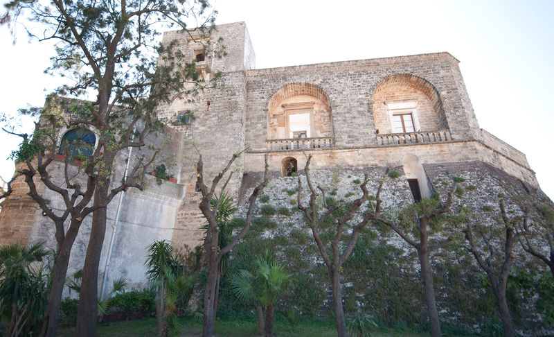 File:Ugento - il Castello.jpg