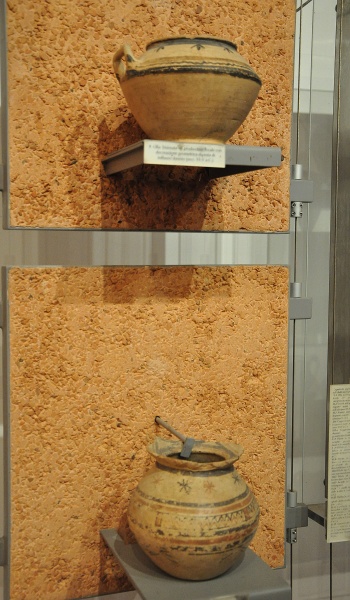 File:Vasto - Vasellame nel Museo.jpg