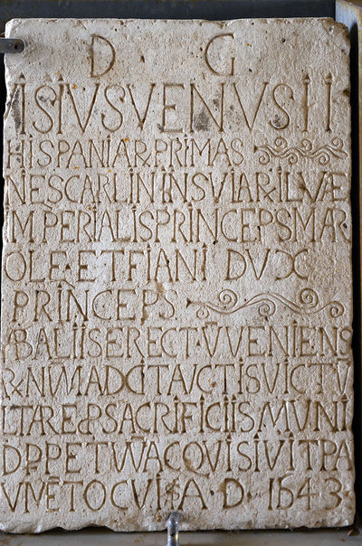 Venosa - lapide antica su pietra.jpg