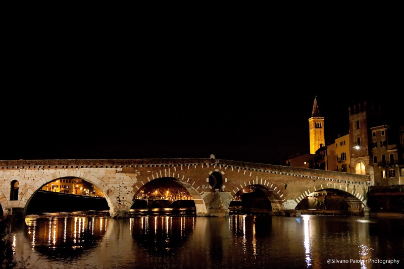 File:Verona - Ponte Pietra.jpg