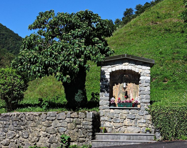 File:Vertova - Edicola votiva.jpg