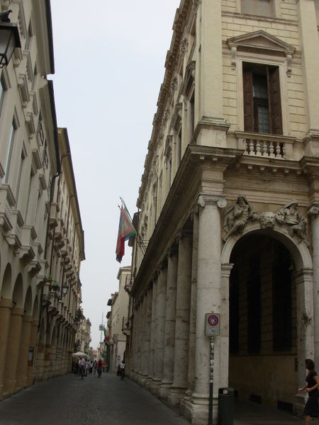 File:Vicenza - Pal. del Comune.jpg