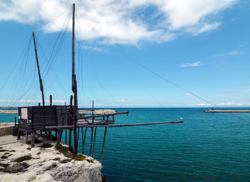 File:Vieste - antico trabucco 2.jpg