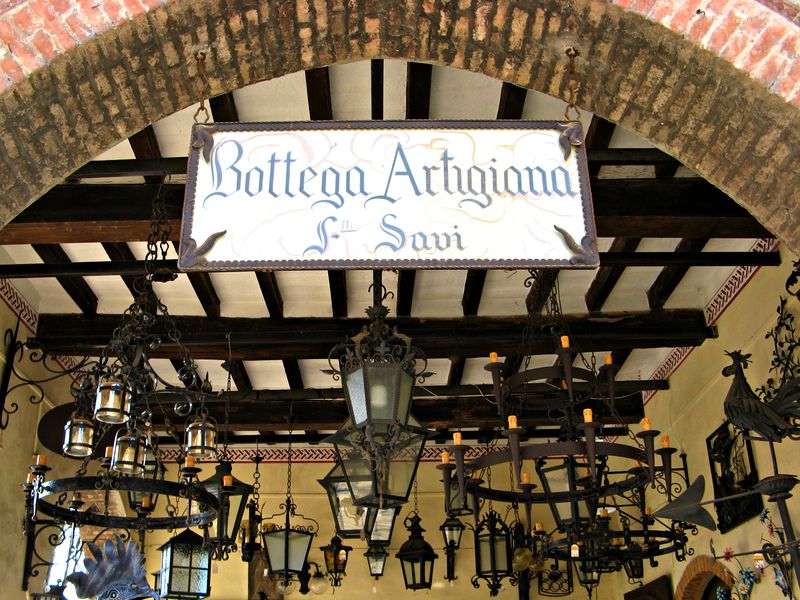 File:Vigolzone - Insegna a Grazzano.jpg