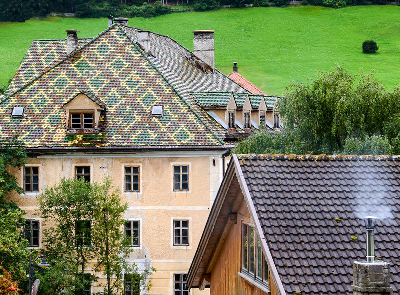 File:Villabassa - edifici.jpg