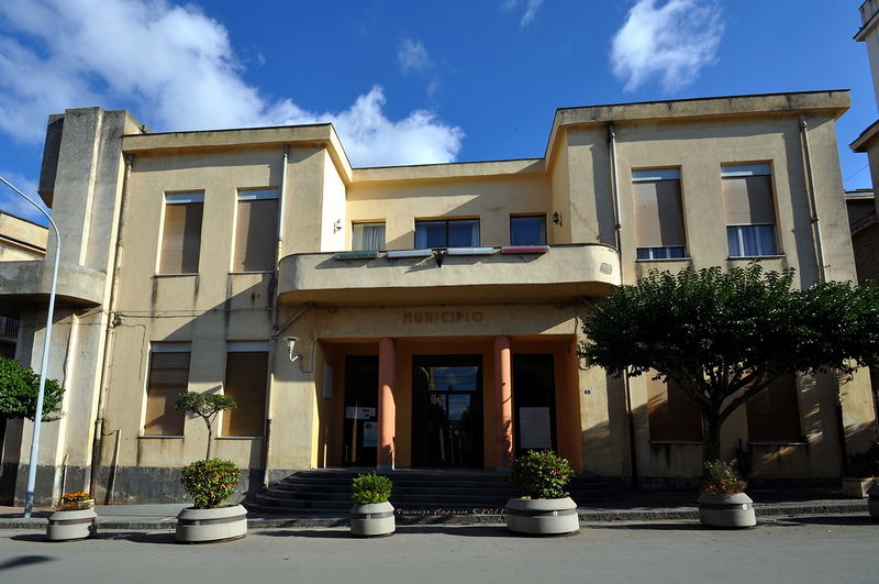 File:Villarosa - Municipio - Facciata.jpg